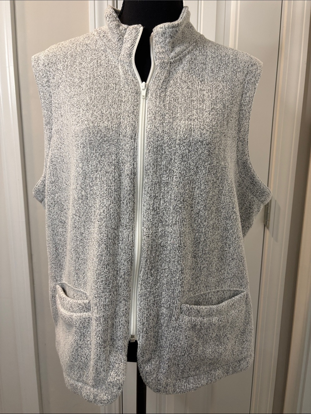 Orvis Gray Heathered Full-Zip Knit Vest